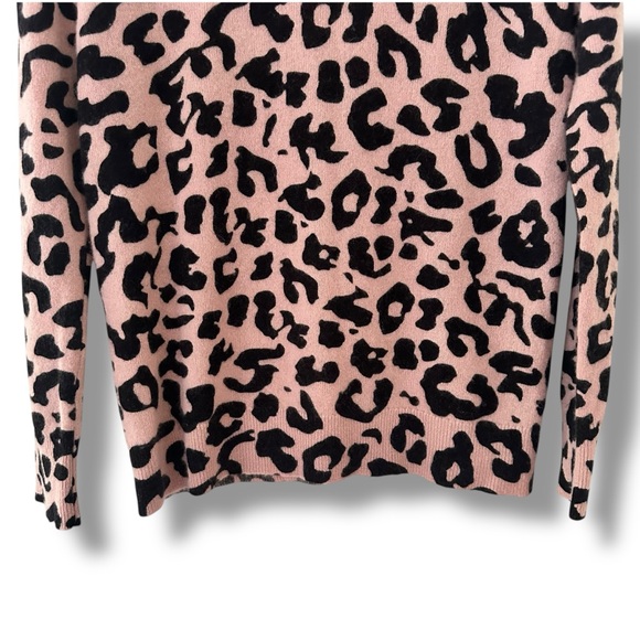 White+Warren Essentials Leopard Print Cashmere Crewneck Sweater Boho Size Small - Picture 4 of 10